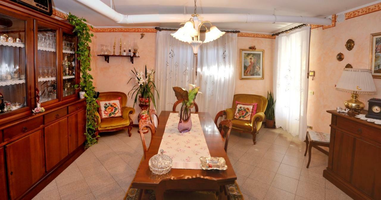B&B Il Pavone บุสเซโต ภายนอก รูปภาพ