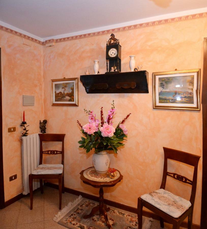 B&B Il Pavone บุสเซโต ภายนอก รูปภาพ