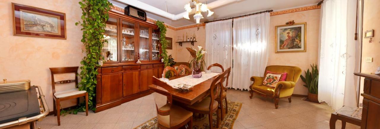 B&B Il Pavone บุสเซโต ภายนอก รูปภาพ